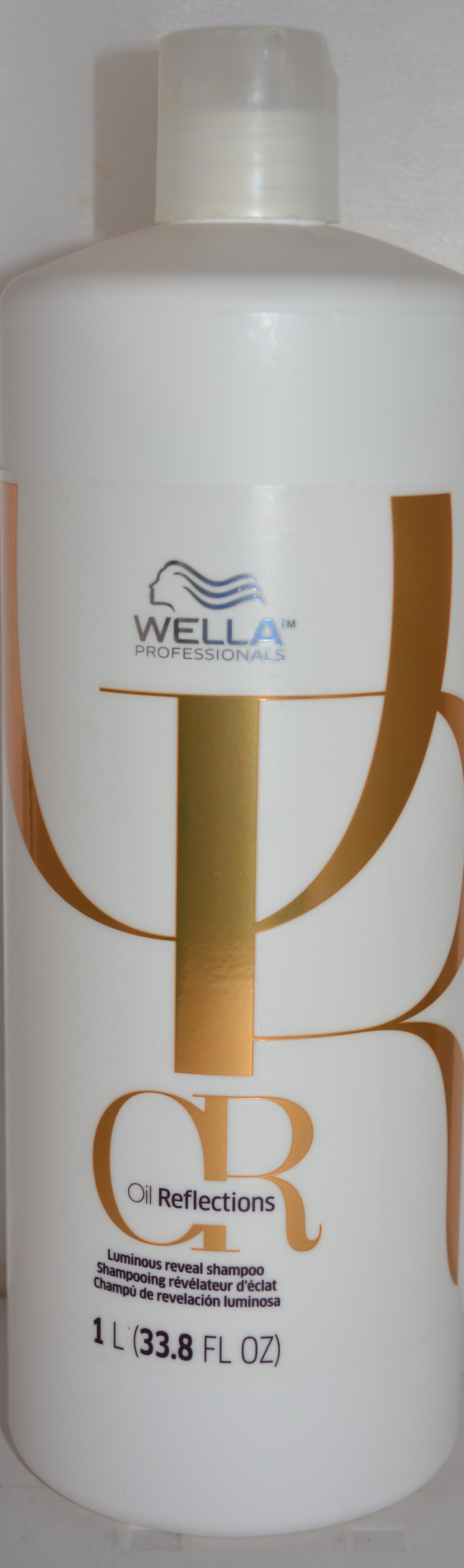 Wella Oil Reflections Luminous Reveal Shampoo 33.8 oz (1 liter)